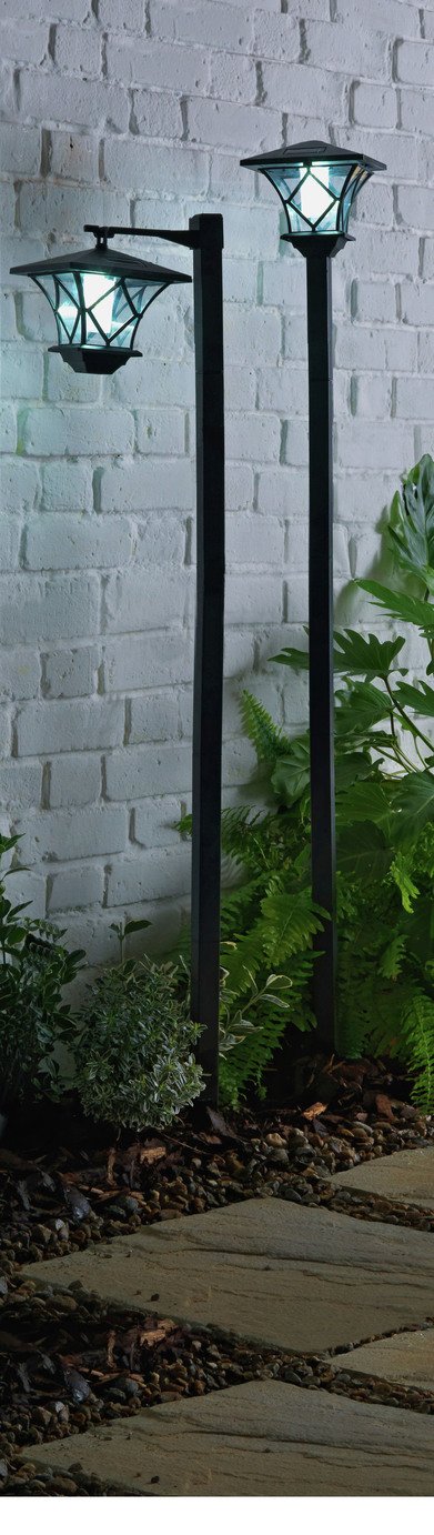 Argos Home Set of 2 LED Solar Lamp Posts