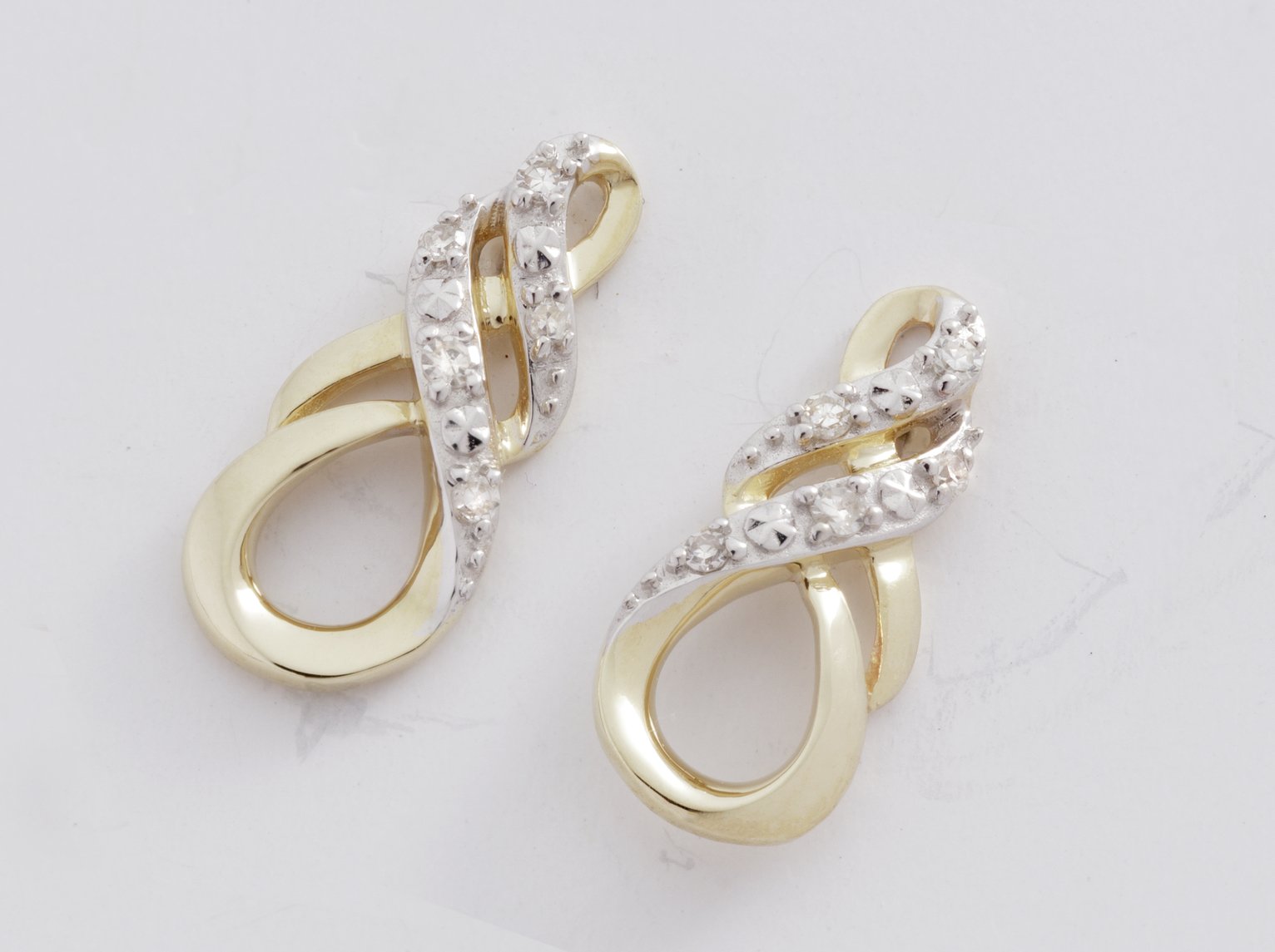 Revere 9ct Gold 0.05ct tw Diamond Twist Stud Earrings Review