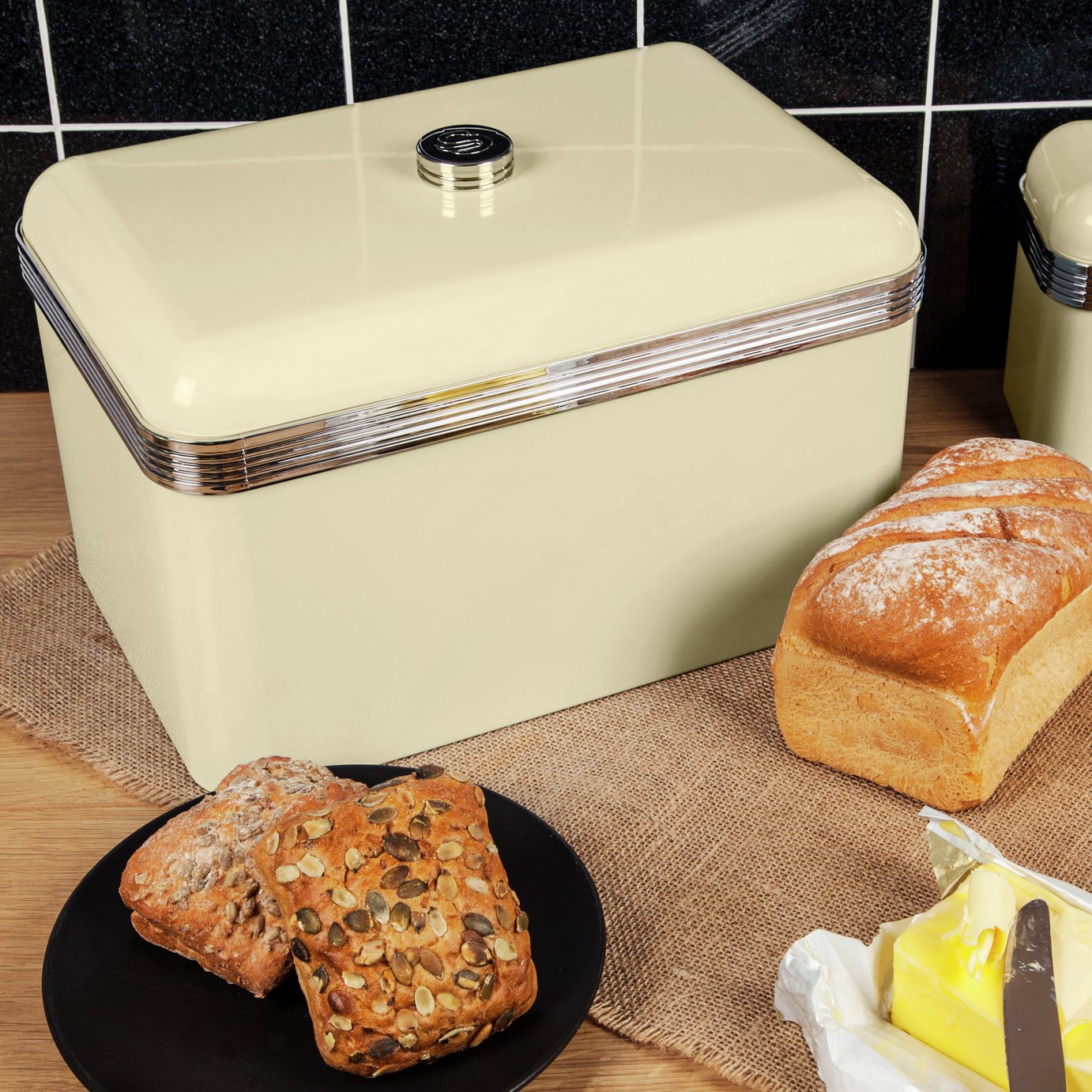 Swan Breadbin Review