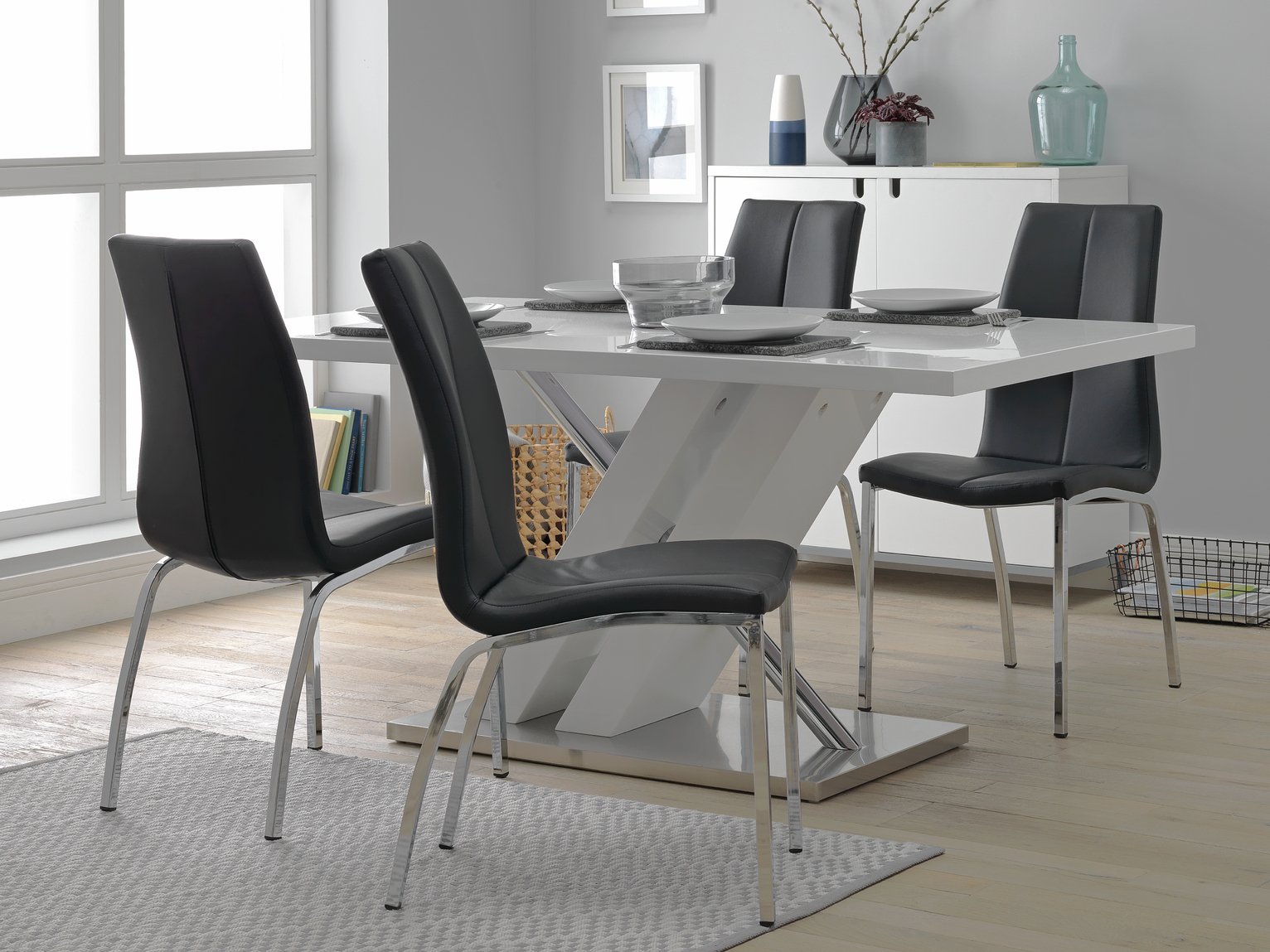 Argos Home Belvoir White Gloss Dining Table & 4 Black Chairs Review