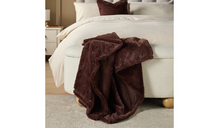 Argos Home Faux Fur Throw - Chocolate Brown - 150x125cm