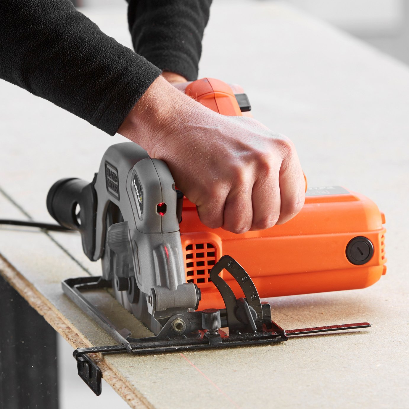 Black & Decker 190mm Circular Saw with Laser Reviews