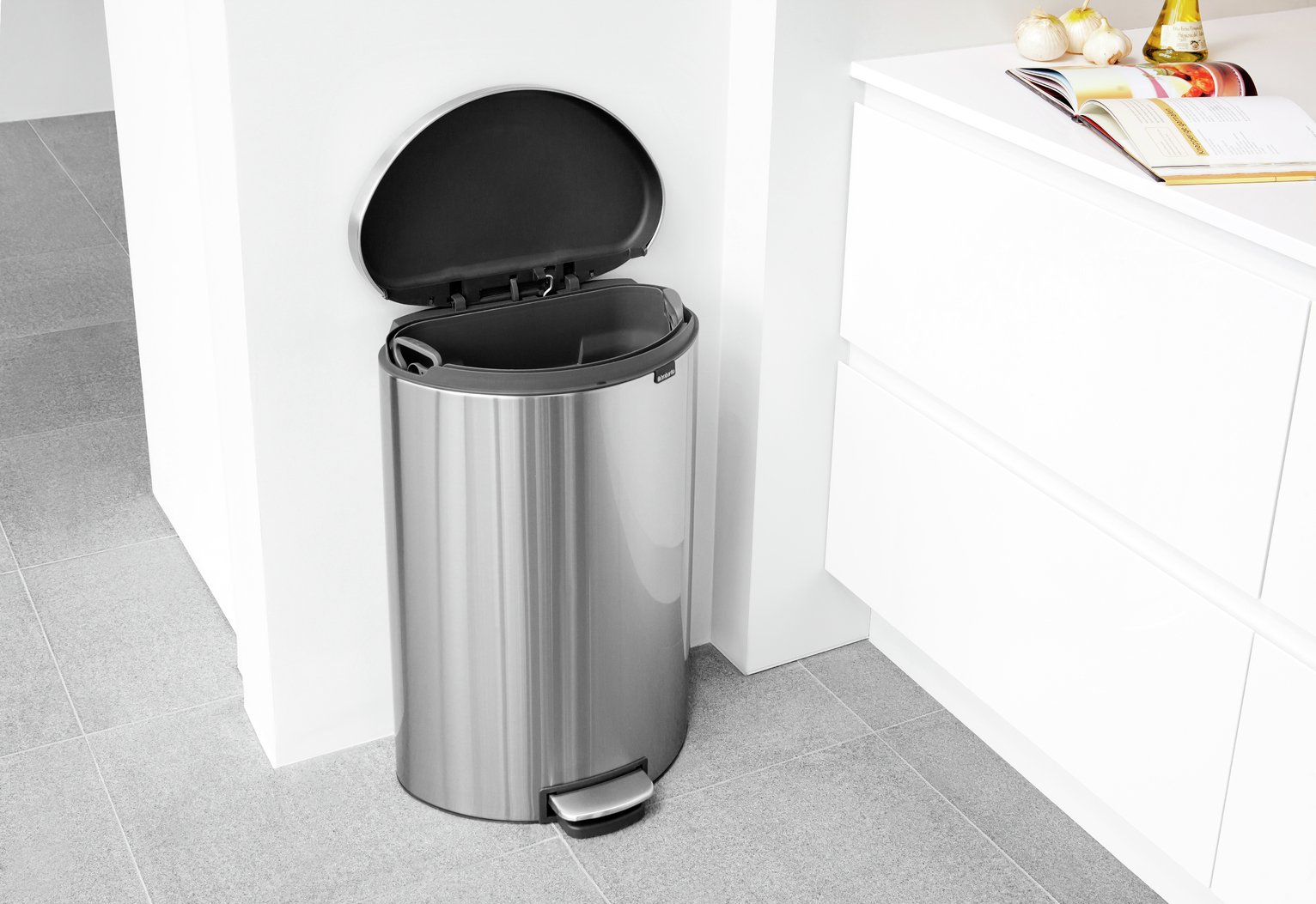 Brabantia 40 Litre Flat Back Pedal Bin Reviews