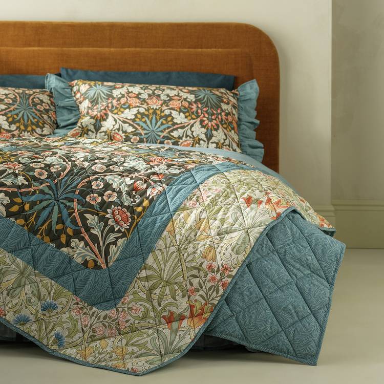 Habitat x Morris & Co. Hyacinth Quilted Bedspread - 220x200cm 0