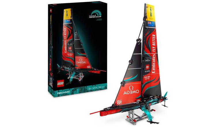 LEGO Technic Emirates Team New Zealand AC75 Yacht Set 42174