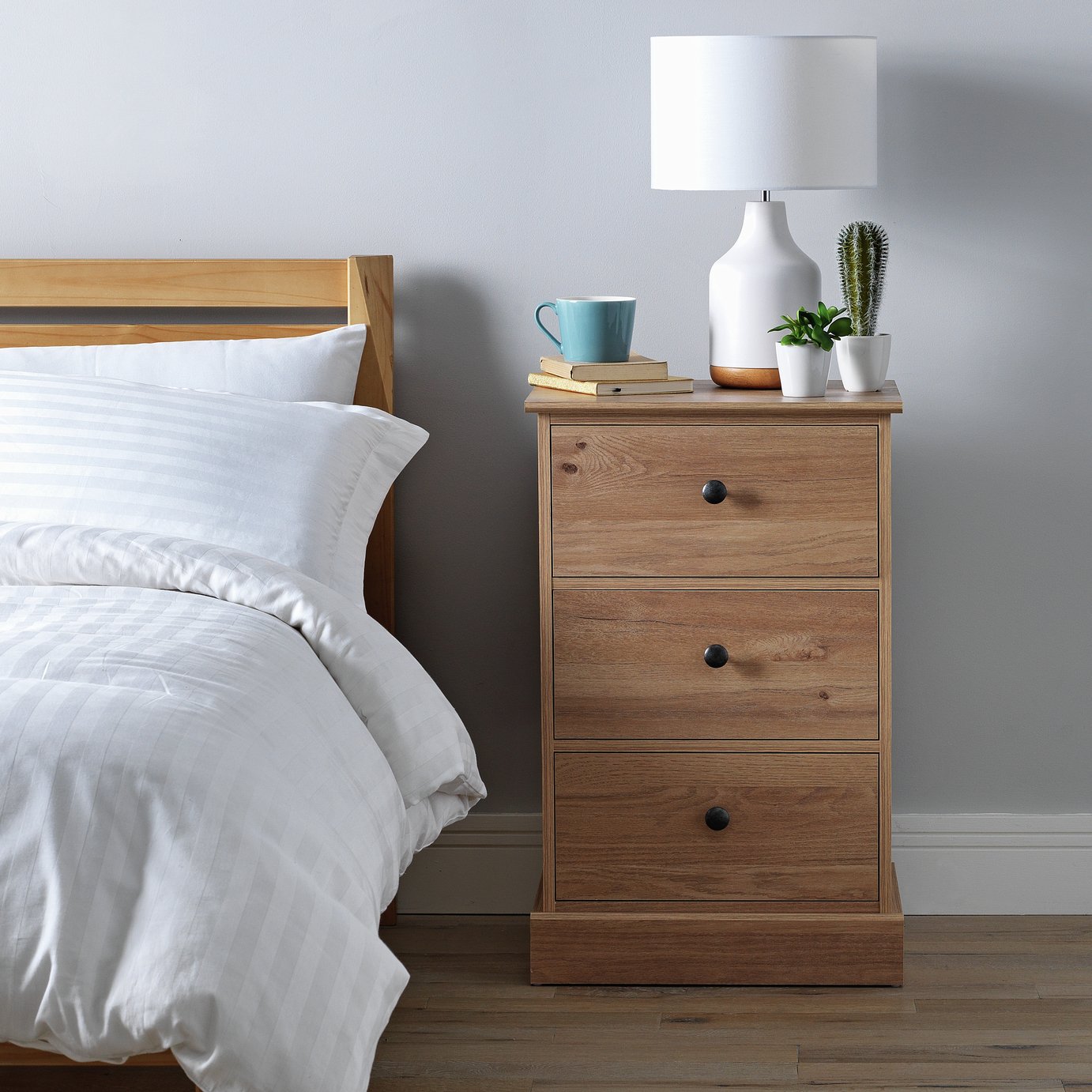 Argos Home Kensington 3 Drawer Bedside Table Review