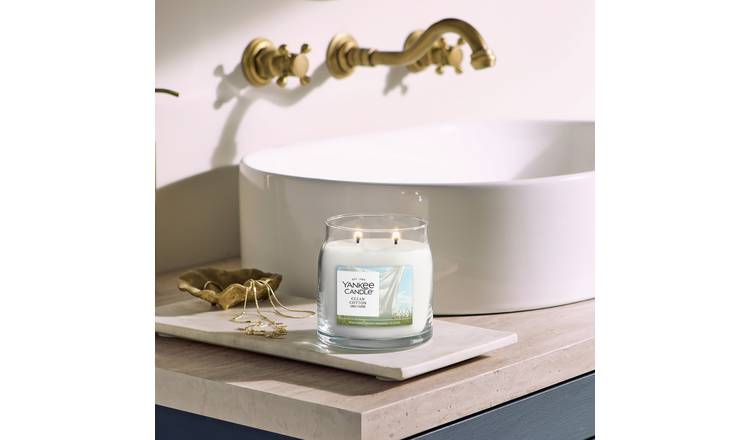 Yankee Candle Signature Medium Jar Candle - Clean Cotton 