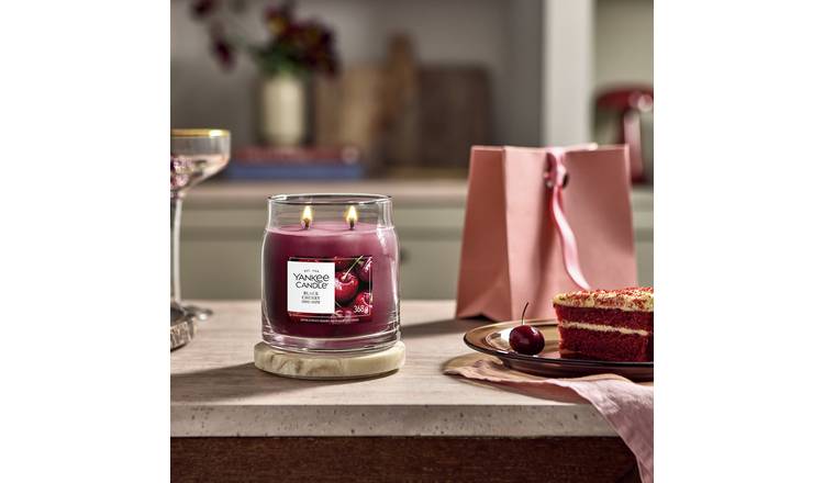 Yankee Candle Signature Medium Jar Candle - Black Cherry