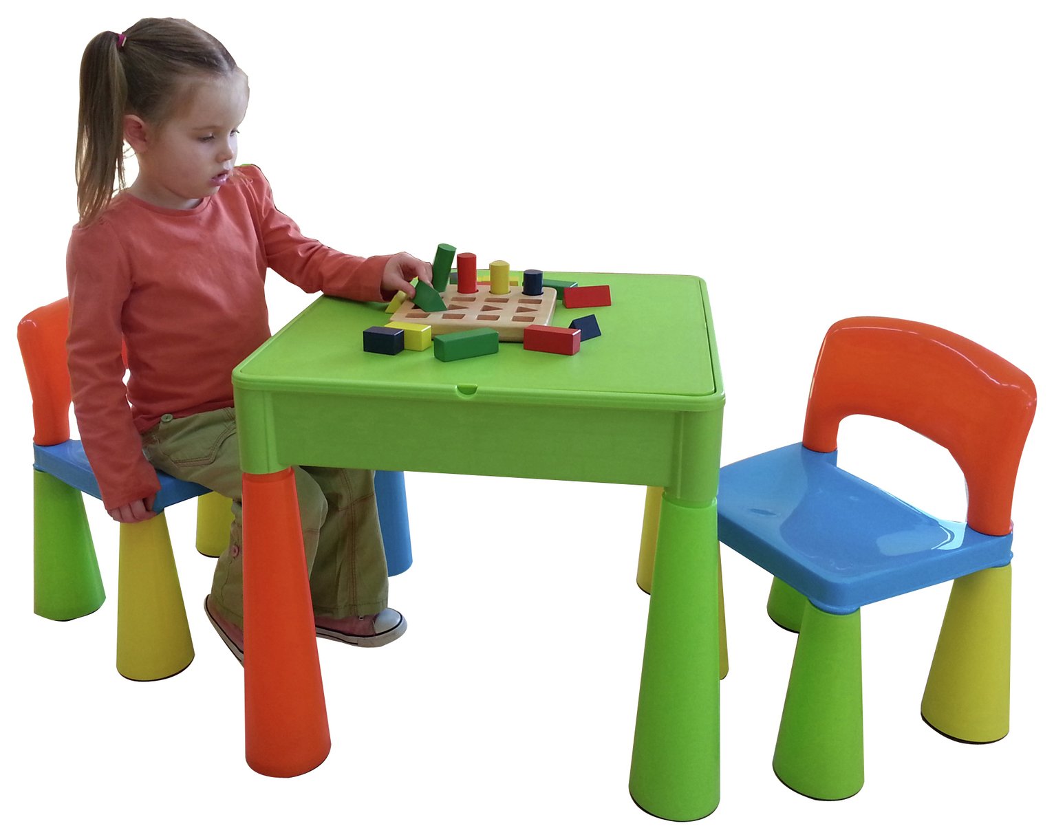 Стол и стул для ребенка 1.5 года