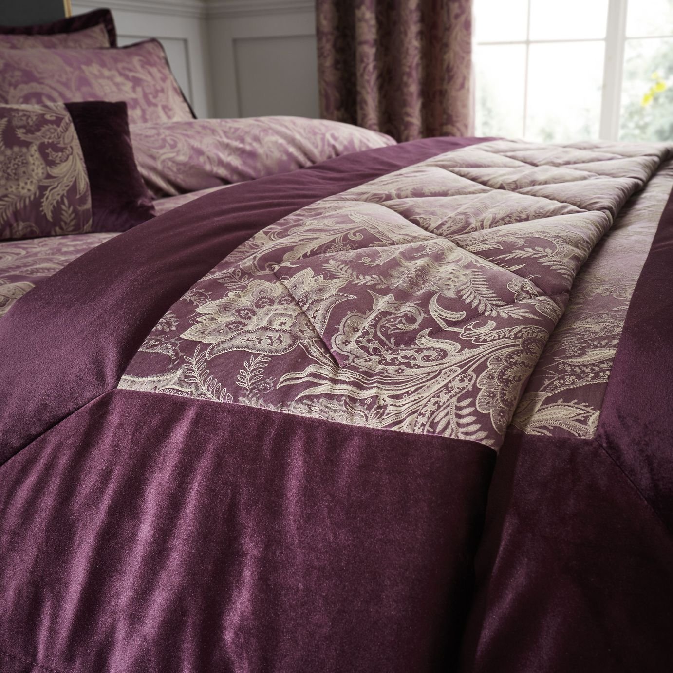 Catherine Lansfield Regal Jacquard Bedspread review