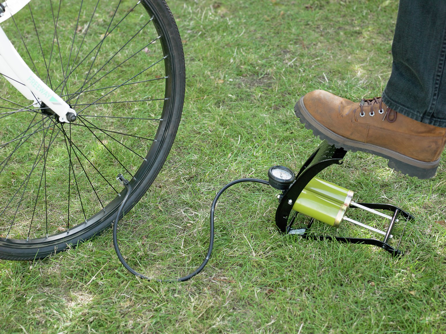 Guild Double Foot Pump with Accessories Reviews