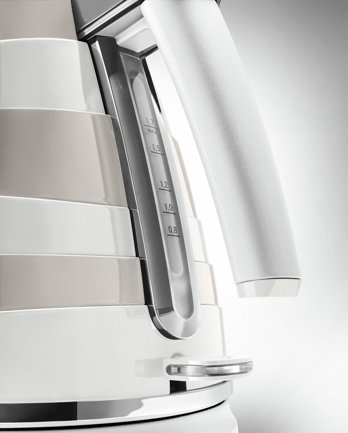 De'Longhi KBAC3001.W Avvolta Kettle Reviews Updated March 2024