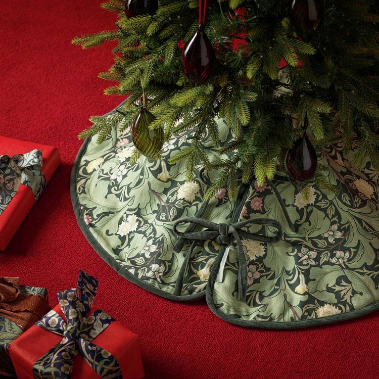 Habitat x Morris & Co. Botanical and Floral Motifs Christmas Tree Skirt 0