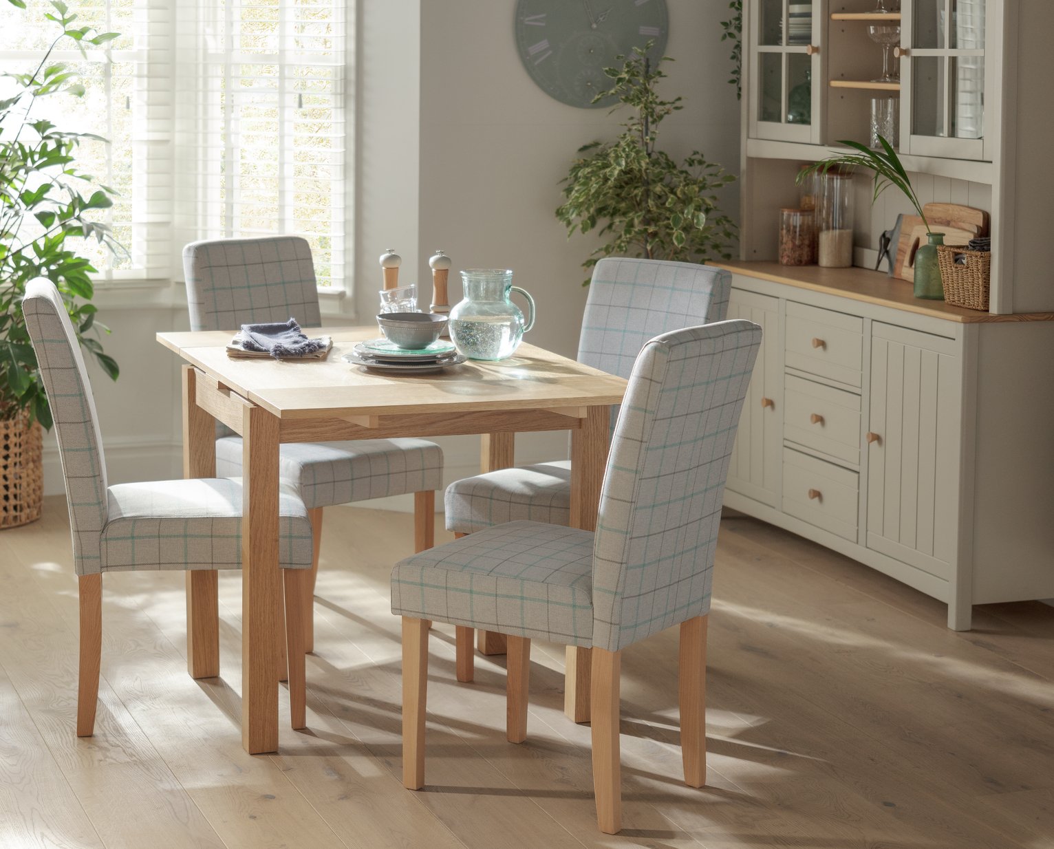 Argos Home Clifton Extending Table & 4 Chairs Reviews Updated May 2023
