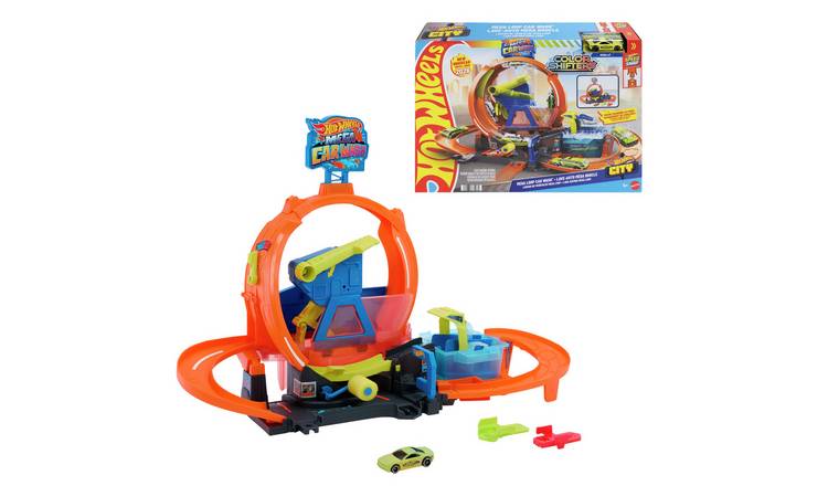 Hot Wheels City Mega Loop Car Wash Playset & 1 Hot Wheels Colour Shifters