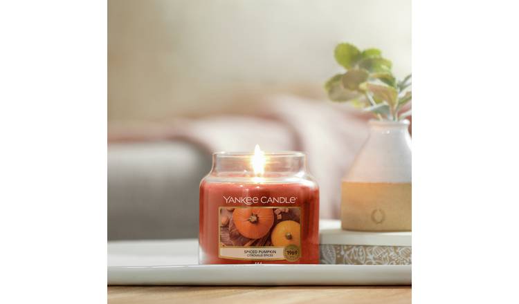 Yankee Candle Signature Medium Jar Candle - Spiced Pumpkin