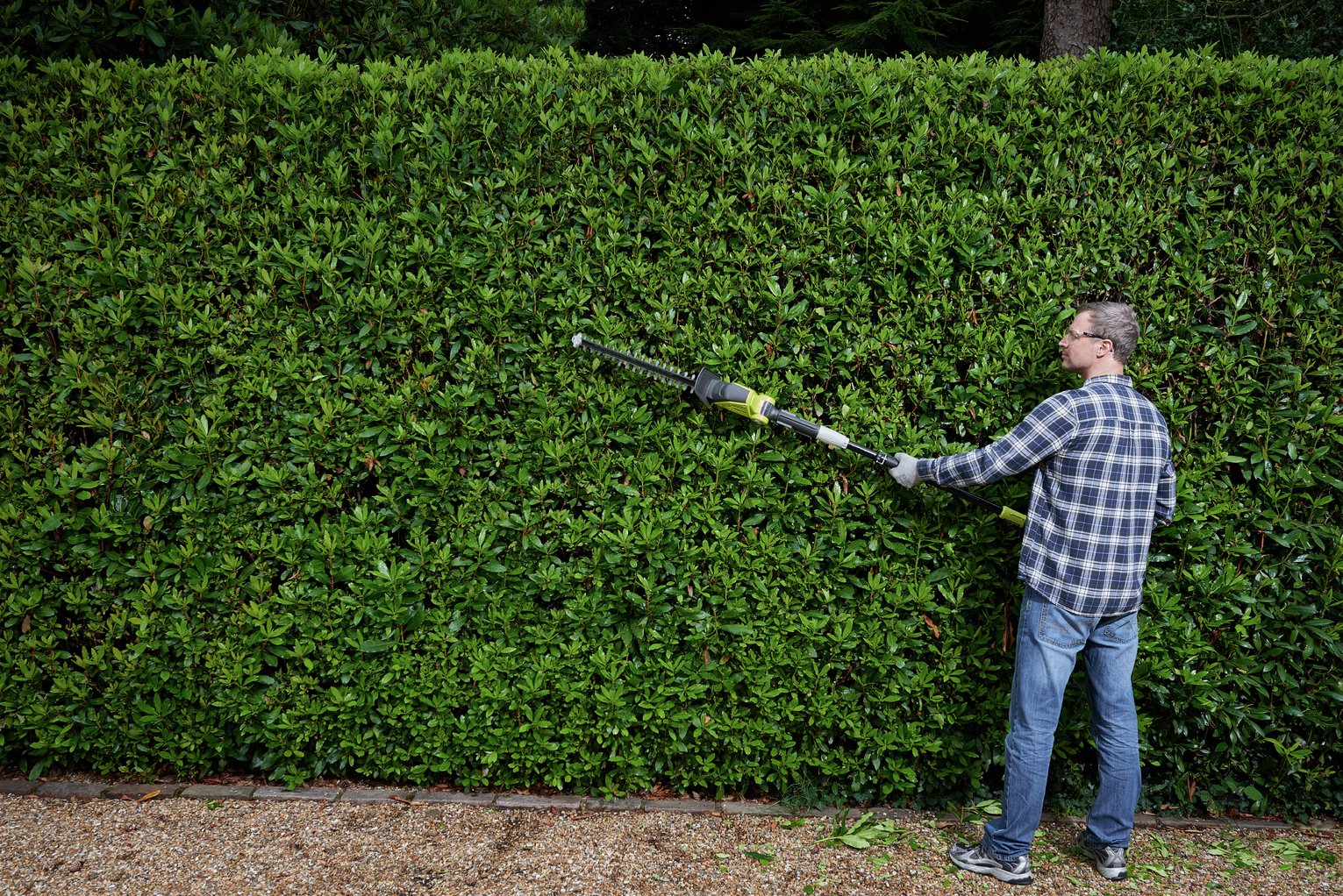 Ryobi RPT184520 ONE+ Pole Hedge Trimmer & 2.0Ah Battery 18V Reviews