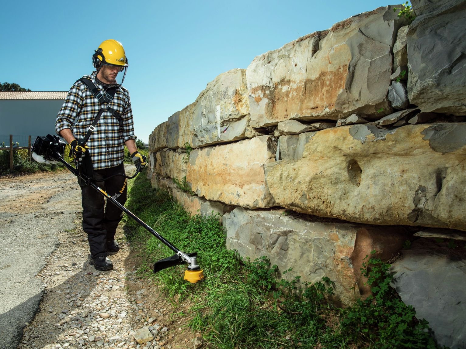 McCulloch B33 B Petrol Trimmer Brush Cutter Reviews