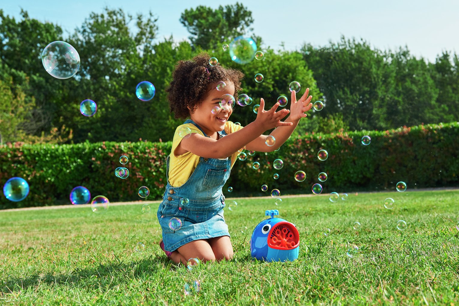 play day whale bubble machine