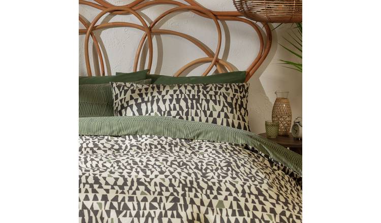 Rattan bed outlet habitat