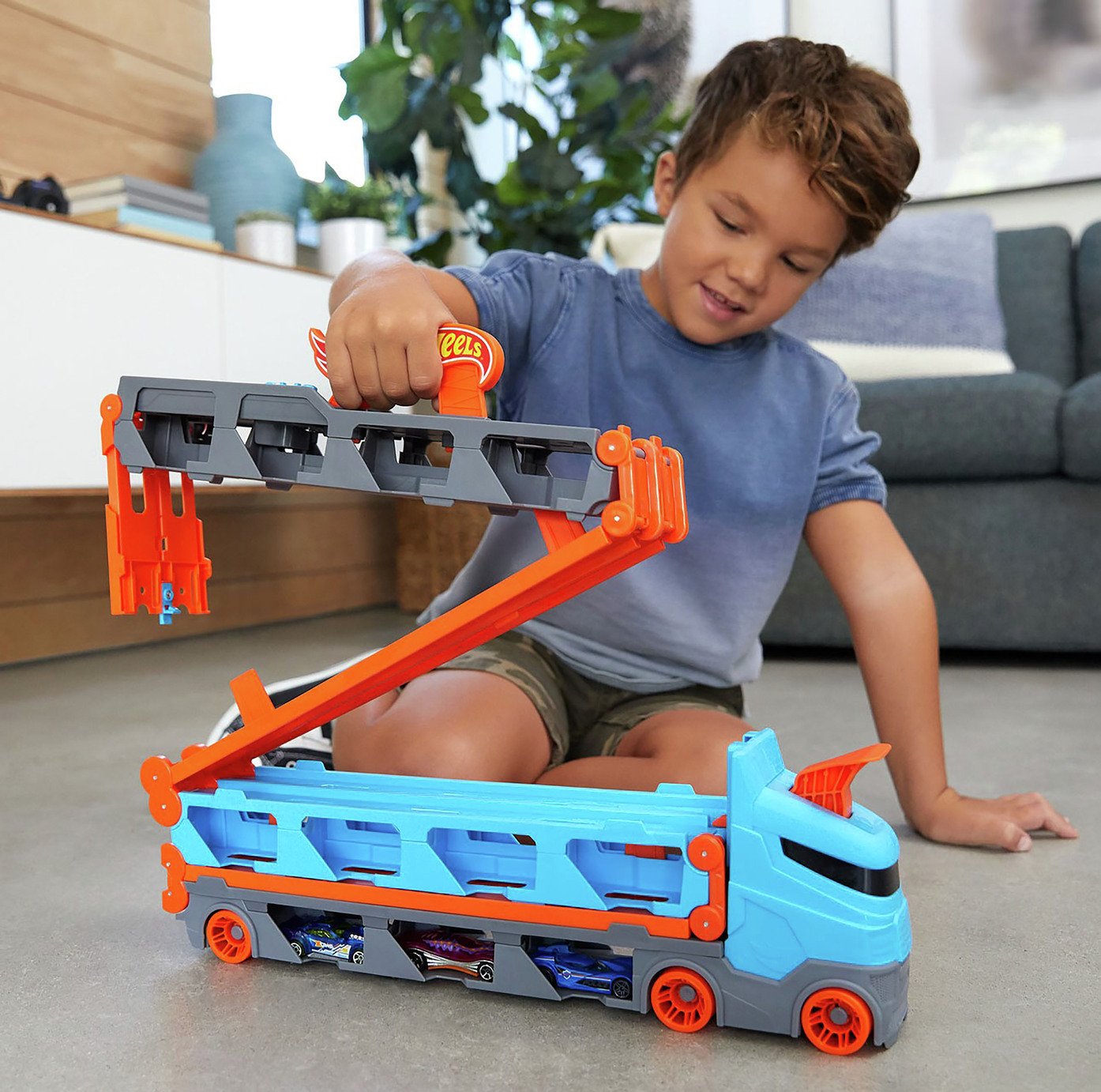 Hot Wheels Speedway Hauler | Toy cars 