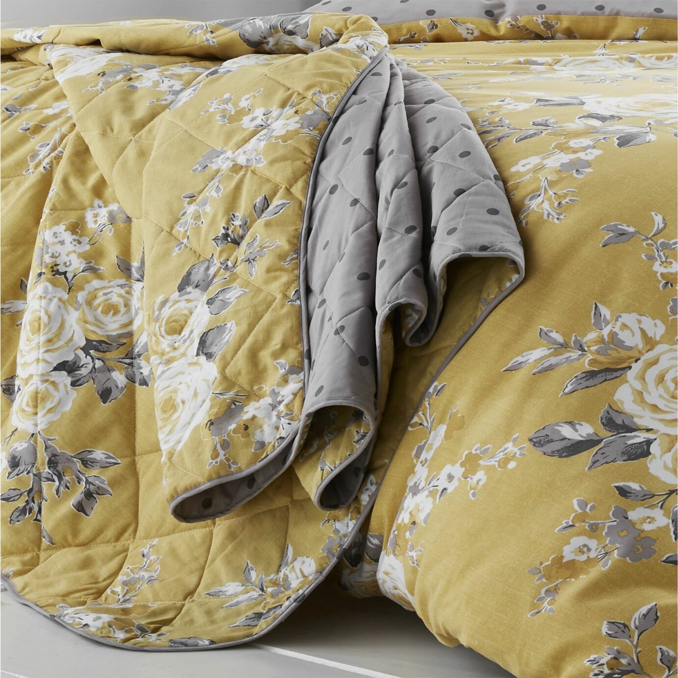 Catherine Lansfield Canterbury Bedspread - Ochre