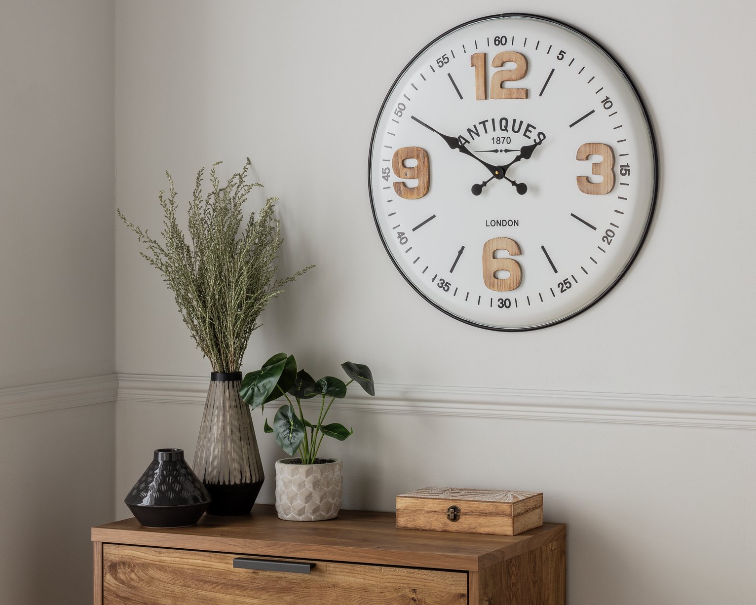 Hometime Large Quarter Numbers Wall Clock Review