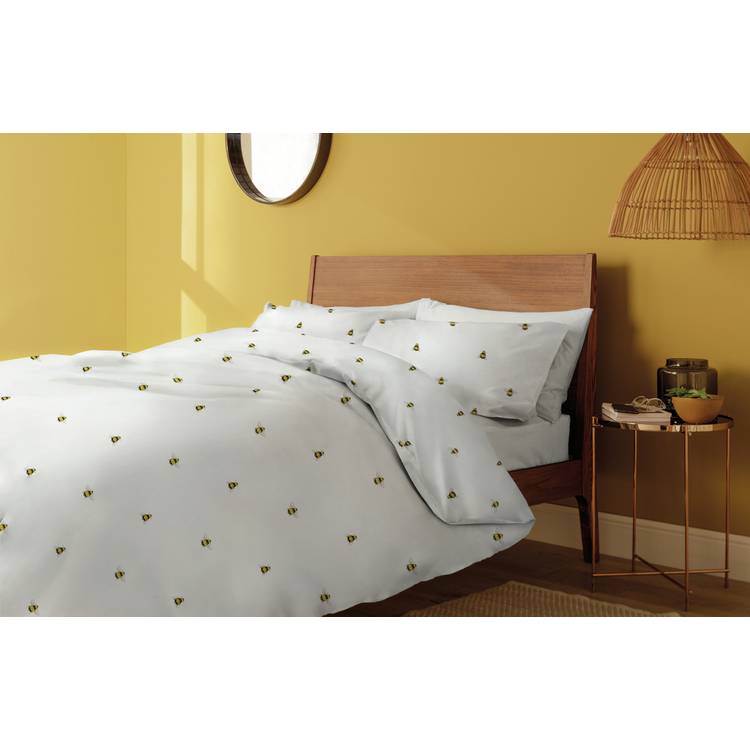 Habitat Hideaway Bee Print White Bedding Set - Single 0