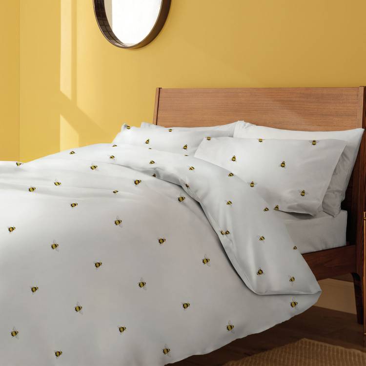 Habitat Hideaway Bee Print White Bedding Set - Kingsize 0