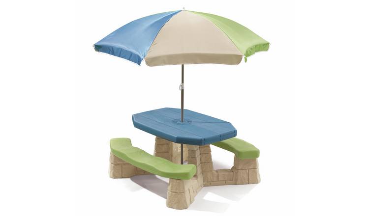 Step2 Nature Picnic Table with Blue Umbrella