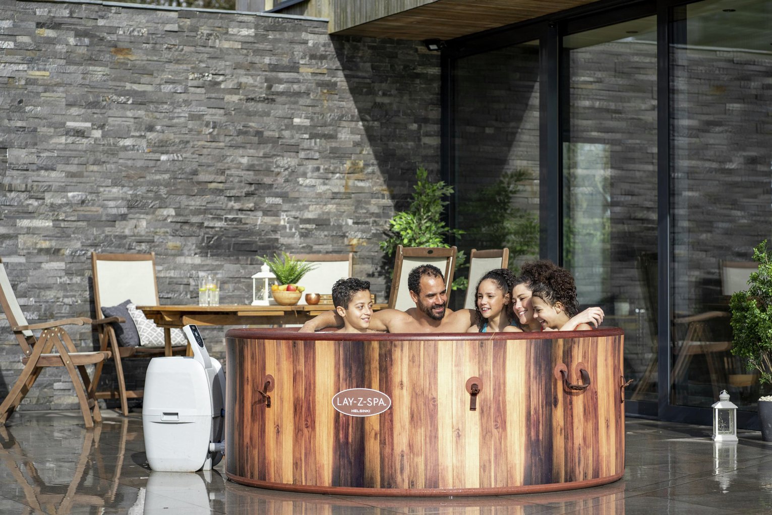 Lay-Z-Spa Helsinki 7 Person AirJet Hot Tub Review