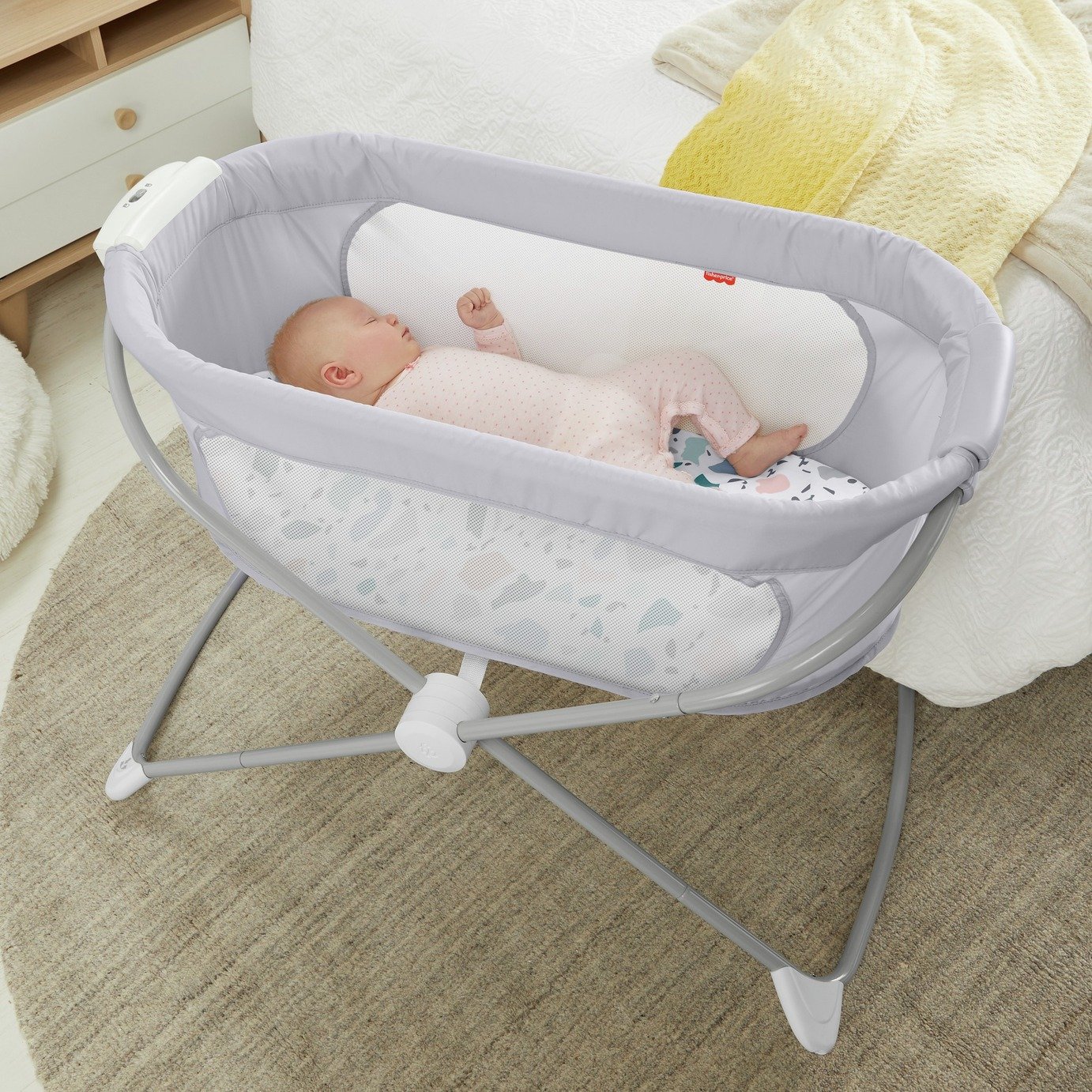 Fisher-Price Soothing View Bassinet Bedside Sleeper review