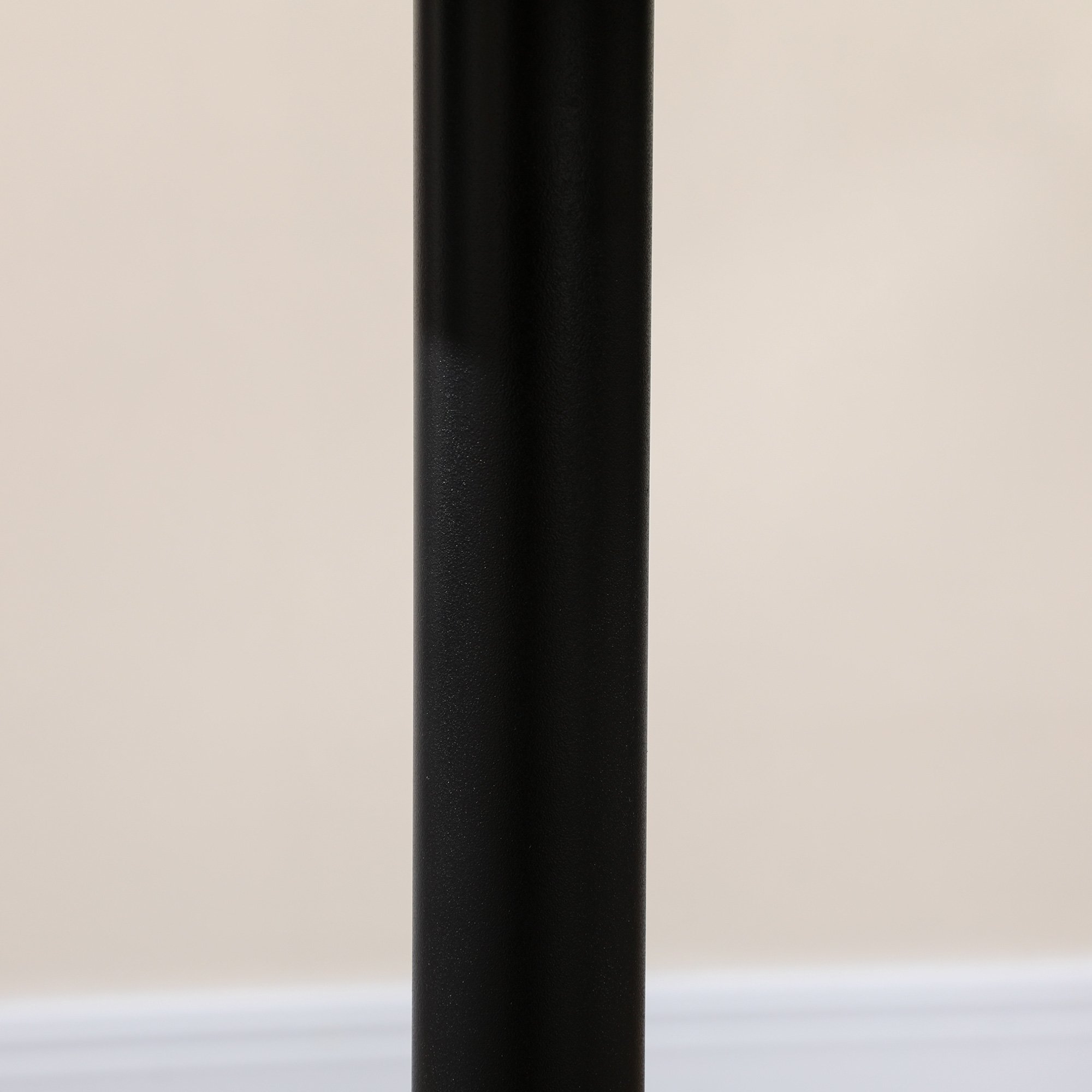 HOMCOM Round Dining Table with Non-slip Foot Pad - Black - Image 3