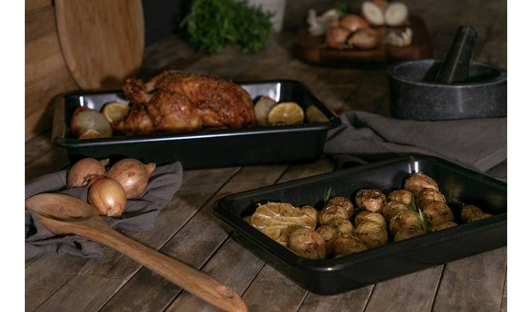 Buy Russell Hobbs 32cm Roasting Tin and Rack | Roasting tins | Argos