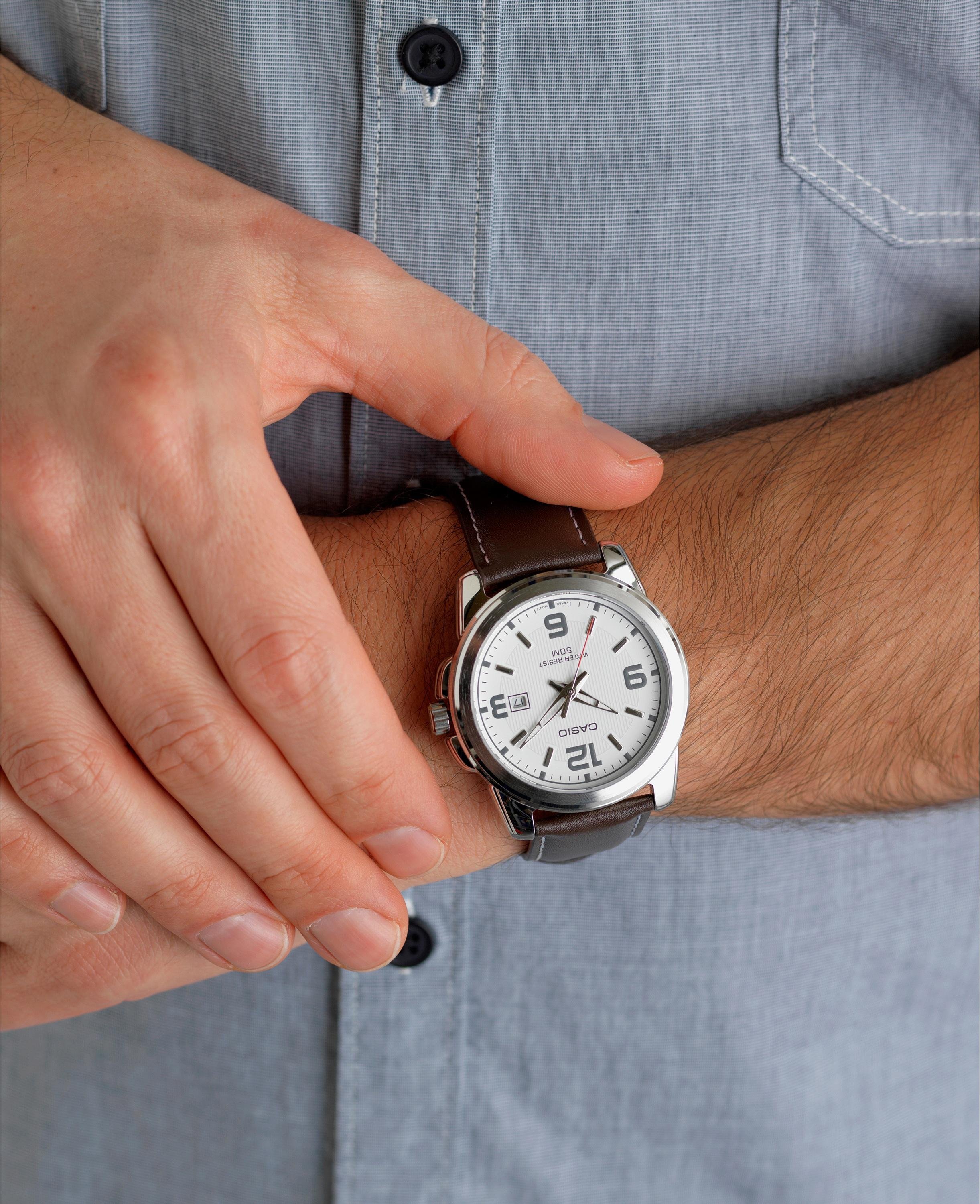 Casio Men's Brown Genuine Leather Strap Watch Reviews