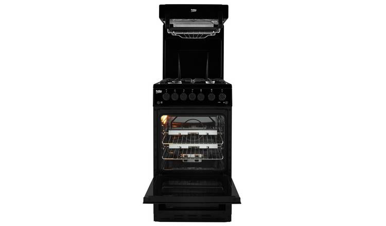 Free standing gas cooker outlet with eye level grill