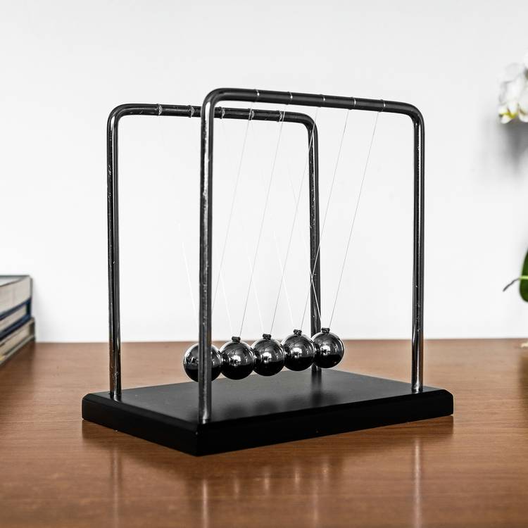 RED5 Newton's Cradle 0