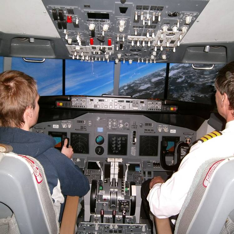 Buyagift Boeing 737 Simulator Gift Experience - Bedfordshire 0