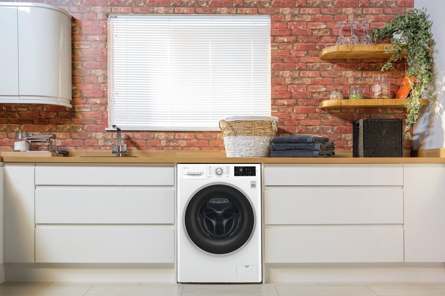 LG FWJ685WN 8KG / 5KG 1400 Spin Washer Dryer Review