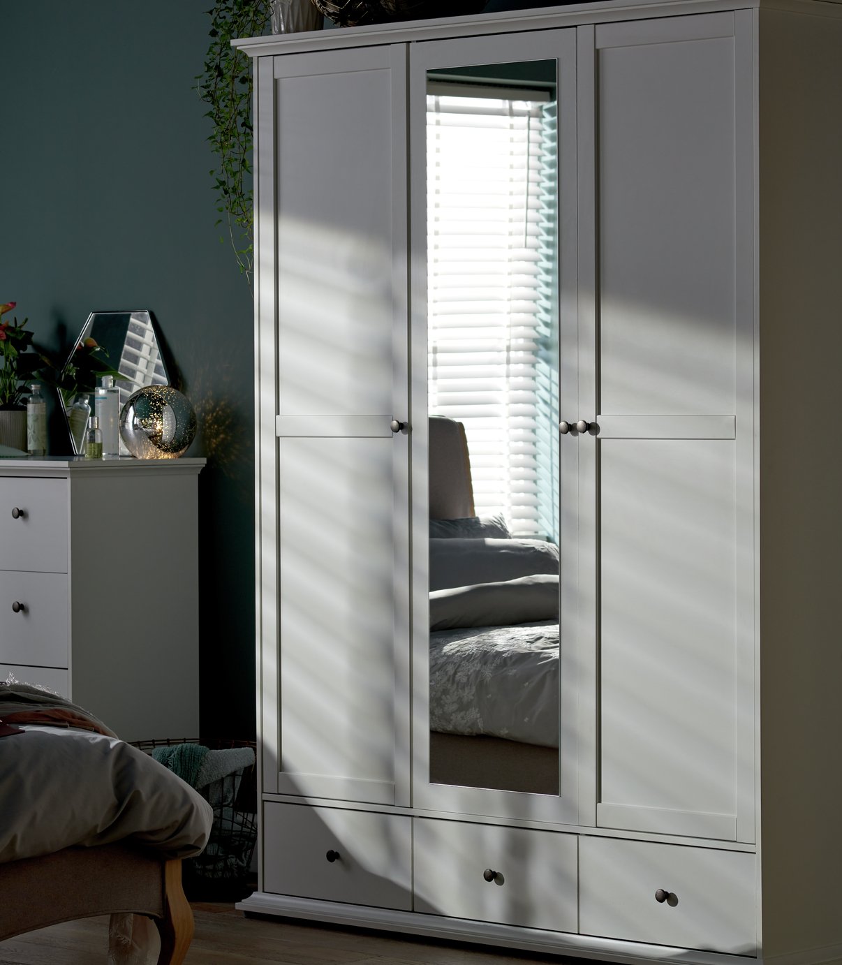 Argos Home Heathland 3 Door 3 Drawer Mirror Wardrobe Review