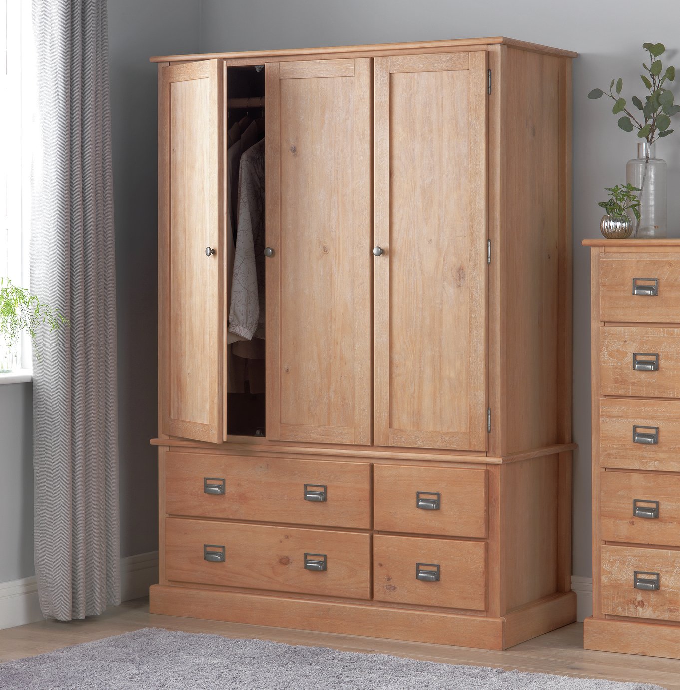 Argos Home Drury Light Pine 3 Door 4 Drawer Wardrobe Review