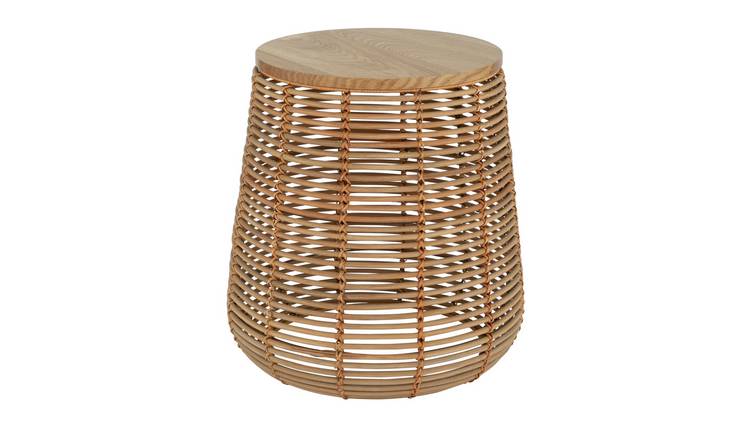 Wicker round on sale end table