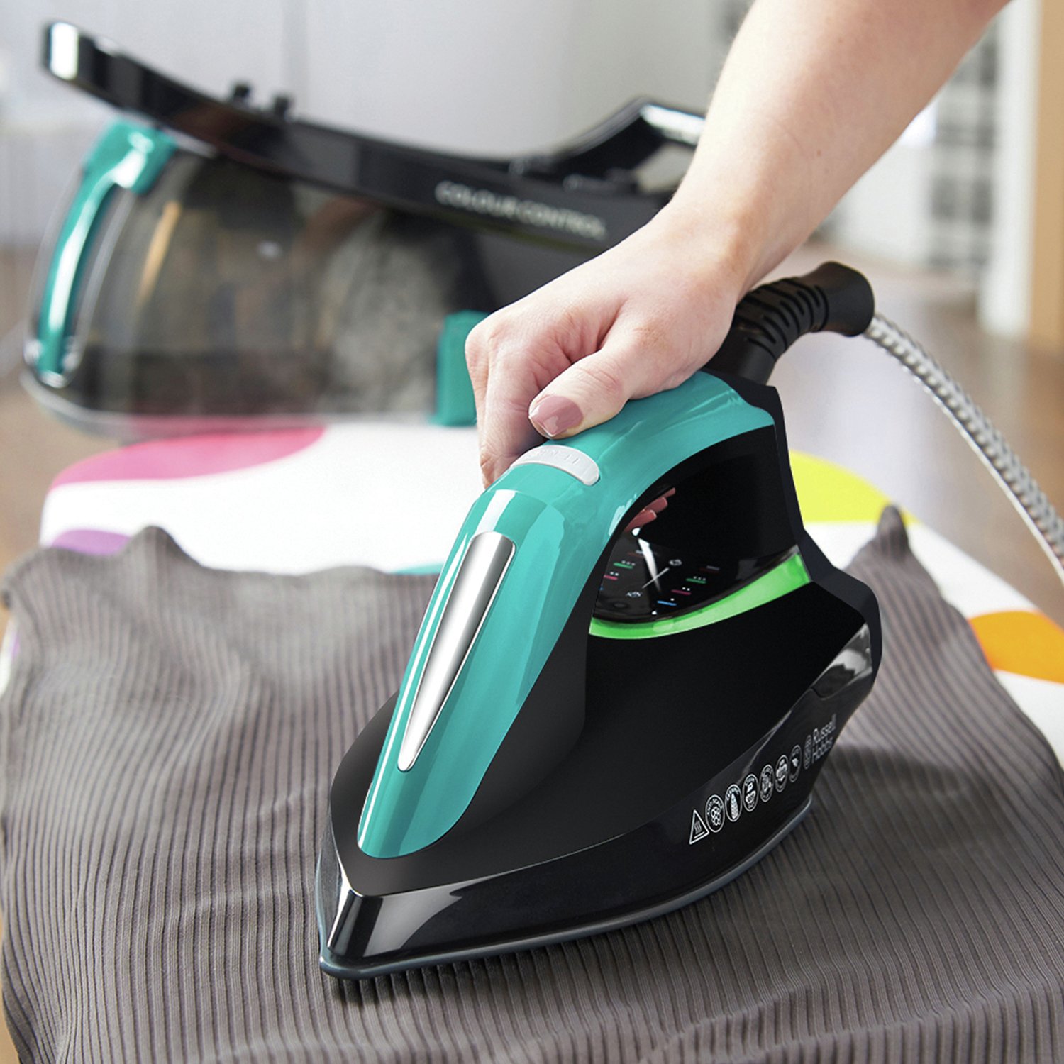 Russell Hobbs 25401 Colour Control Steam Generator Iron Review