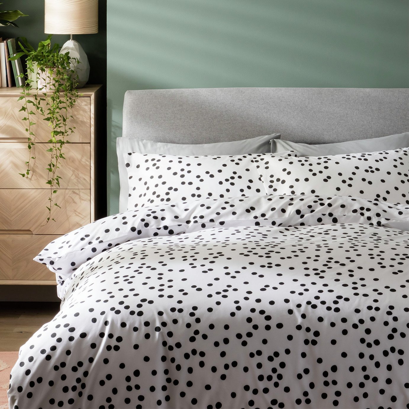 Habitat Cotton Dot Penny White & Black Bedding Set - Double