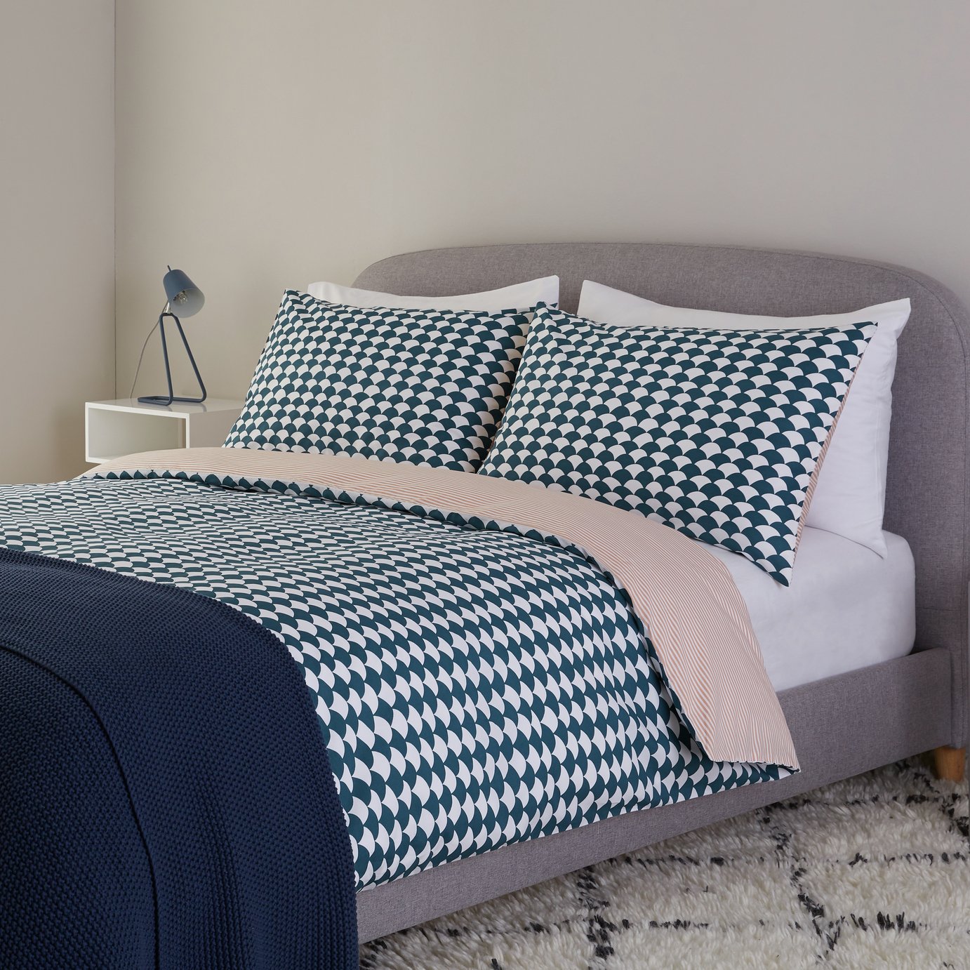 Habitat Scallop Reversible Bedding Set 