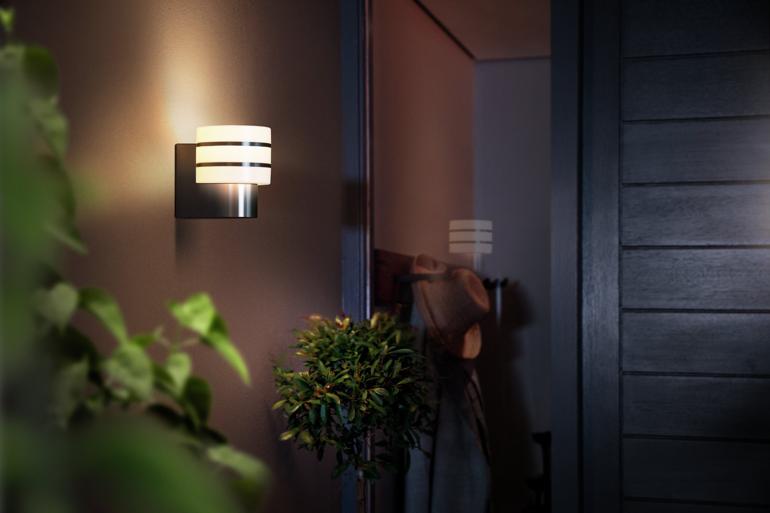 Philips Hue Tuar Outdoor Wall Light Review