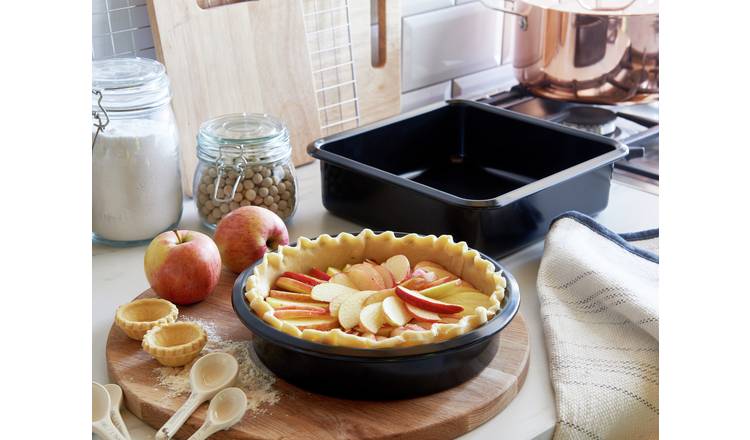 Habitat 2 Piece Non Stick Cake Tins