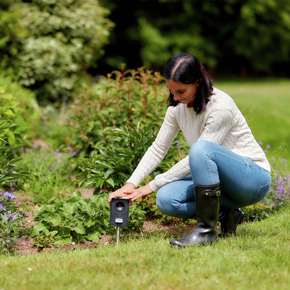 Defenders Solar Sonic Cat Repeller Review