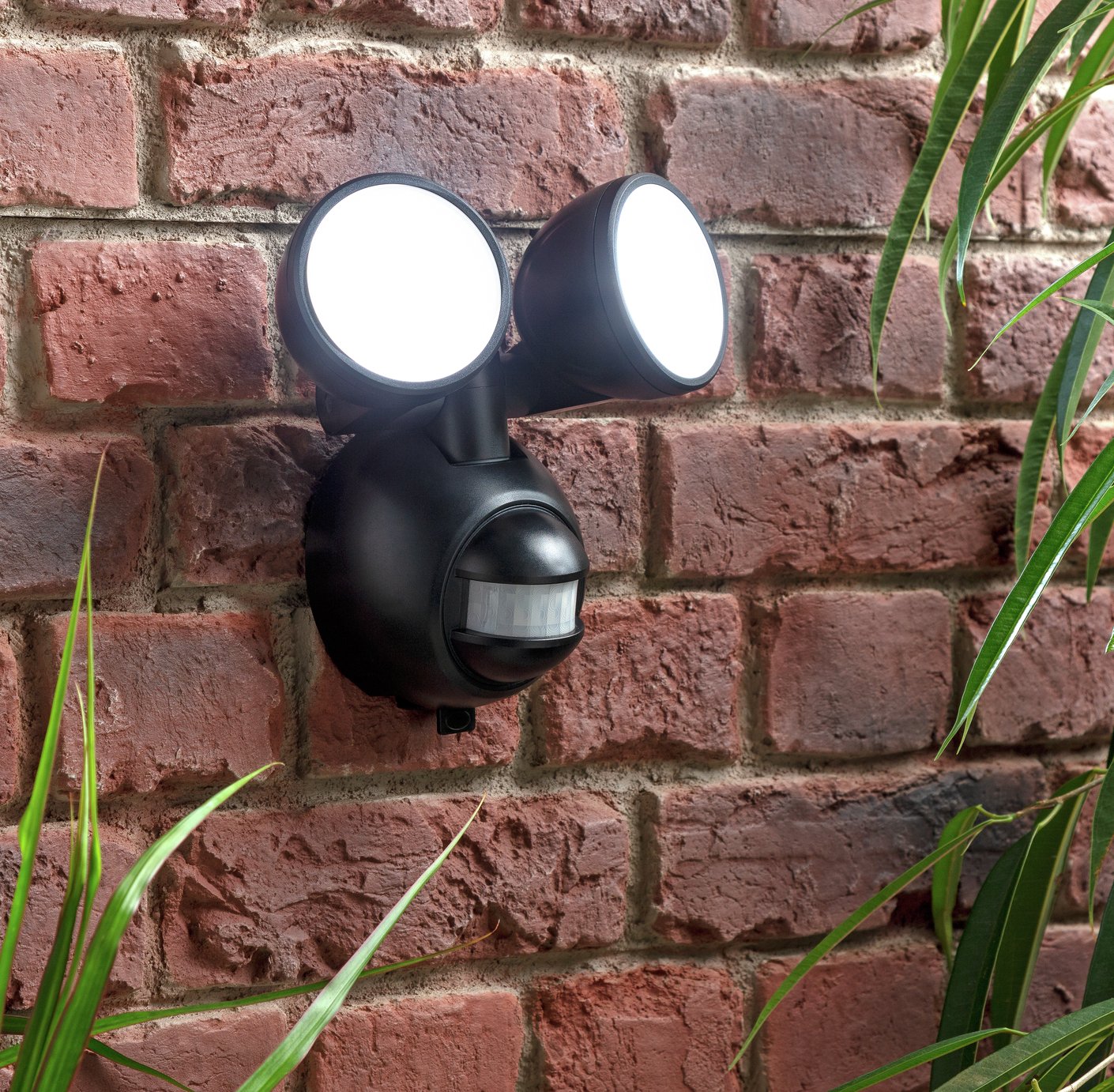 Argos Home Twin PIR Battery Operated Outdoor Wall Light