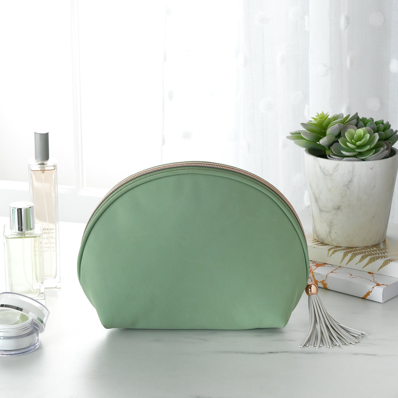 Tranquil Retreat Makeup Bag Review